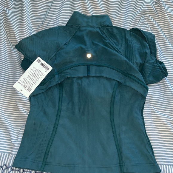 NWT Lululemon define jacket - Picture 3 of 3